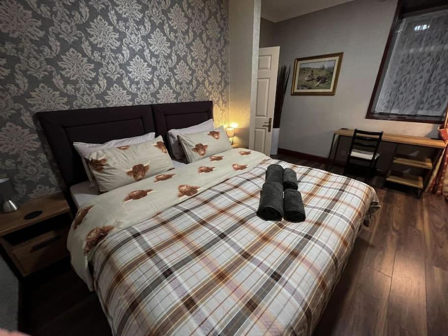 The Nook Crieff - Central 2-Bed With Garden :) Eksteriør bilde